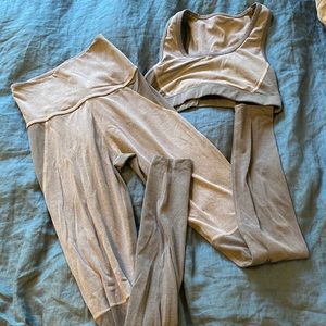 Beyond Yoga Gray Two-Tone Set-Size S